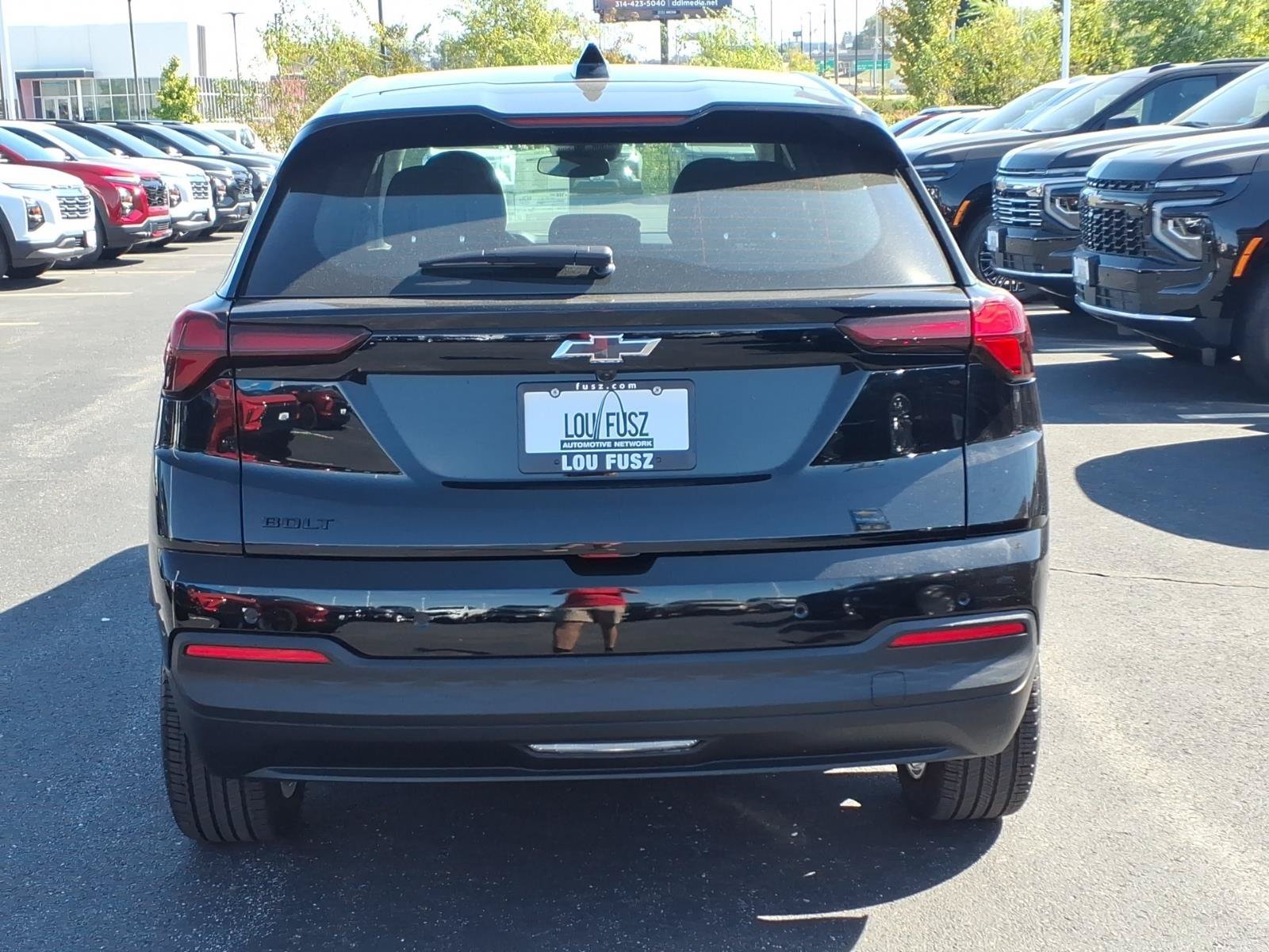 New 2027 Mosaic Black Metallic Chevrolet LT image 18