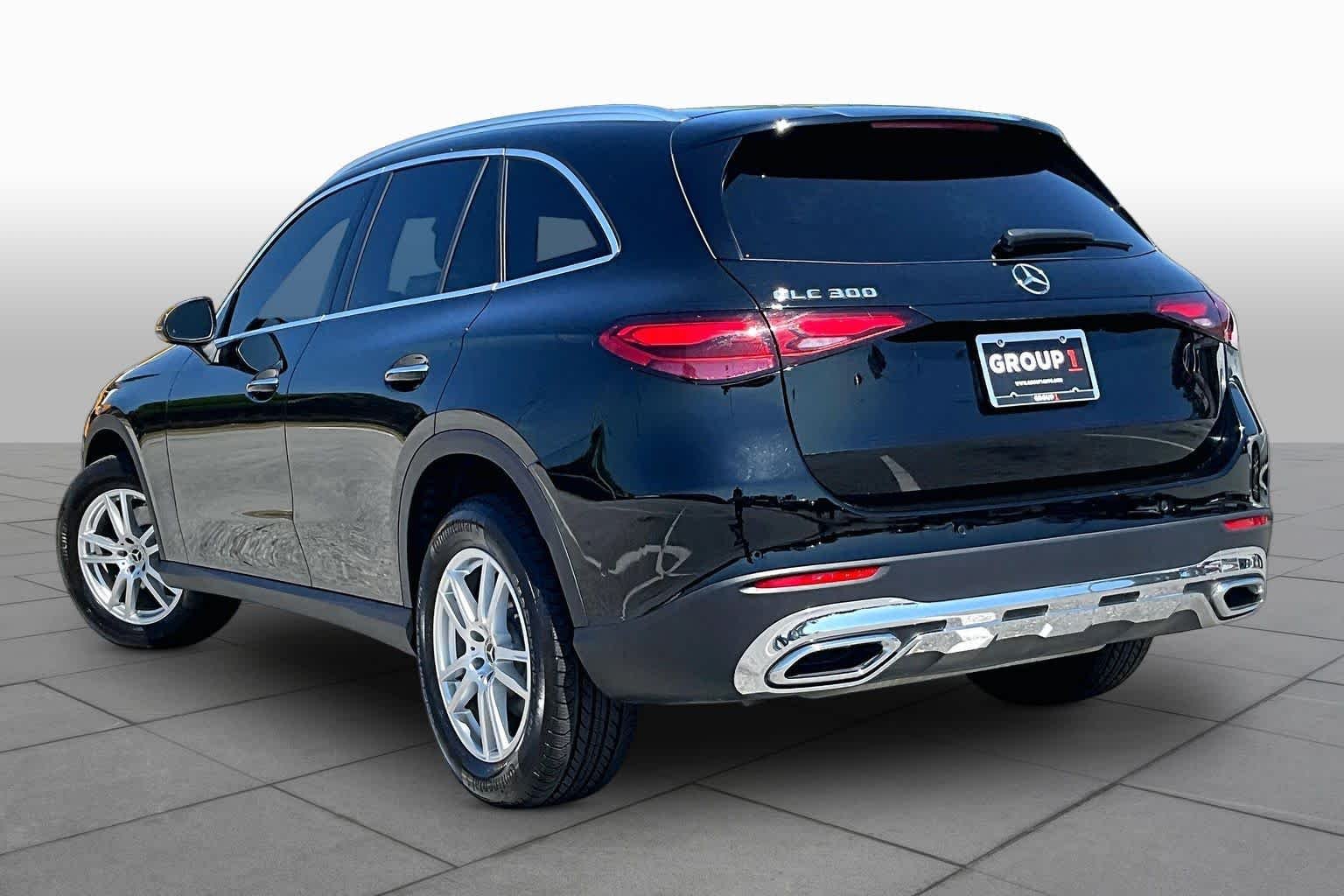 Used 2025 Black Mercedes-Benz GLC 300 image 12