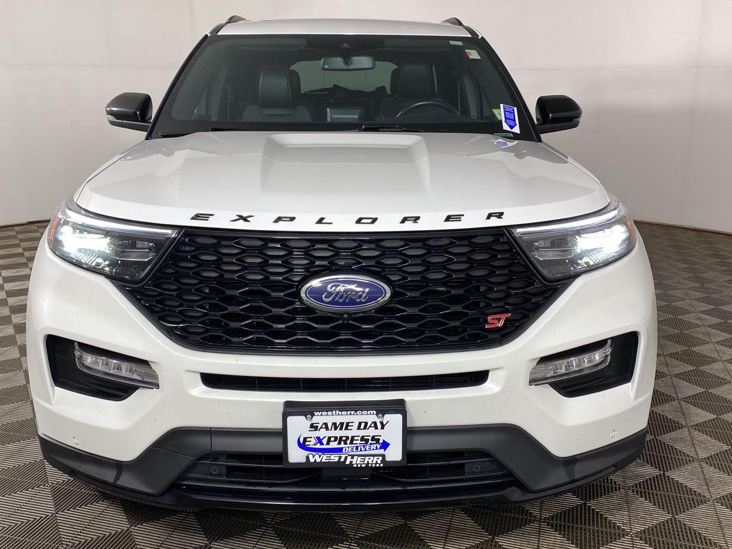 Used 2023 Star White Metallic Tri-Coat Ford ST image 5
