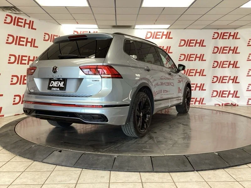 Used 2024 Silver Volkswagen 2.0T SE R-Line Black image 7