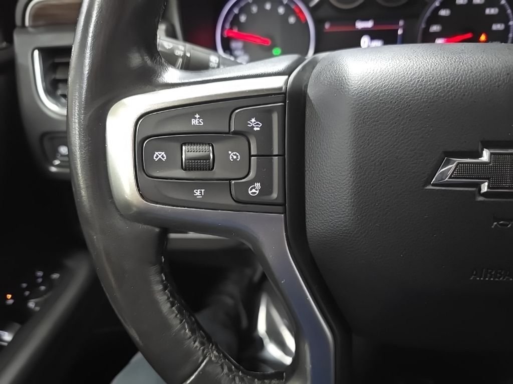 Used 2021 Black Chevrolet Z71 image 23