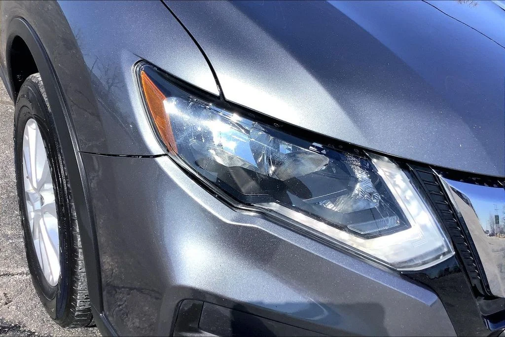 Used 2020 Gray Nissan SV image 29