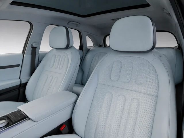 Used 2024  Rivian Adventure image 18