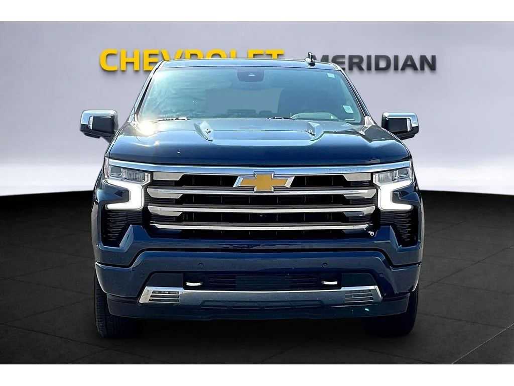 Used 2022 Northsky Blue Metallic Chevrolet High Country image 3