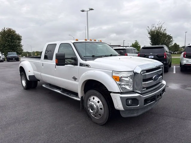 Used 2016 White Platinum Tri-Coat Metallic Ford Lariat image 1