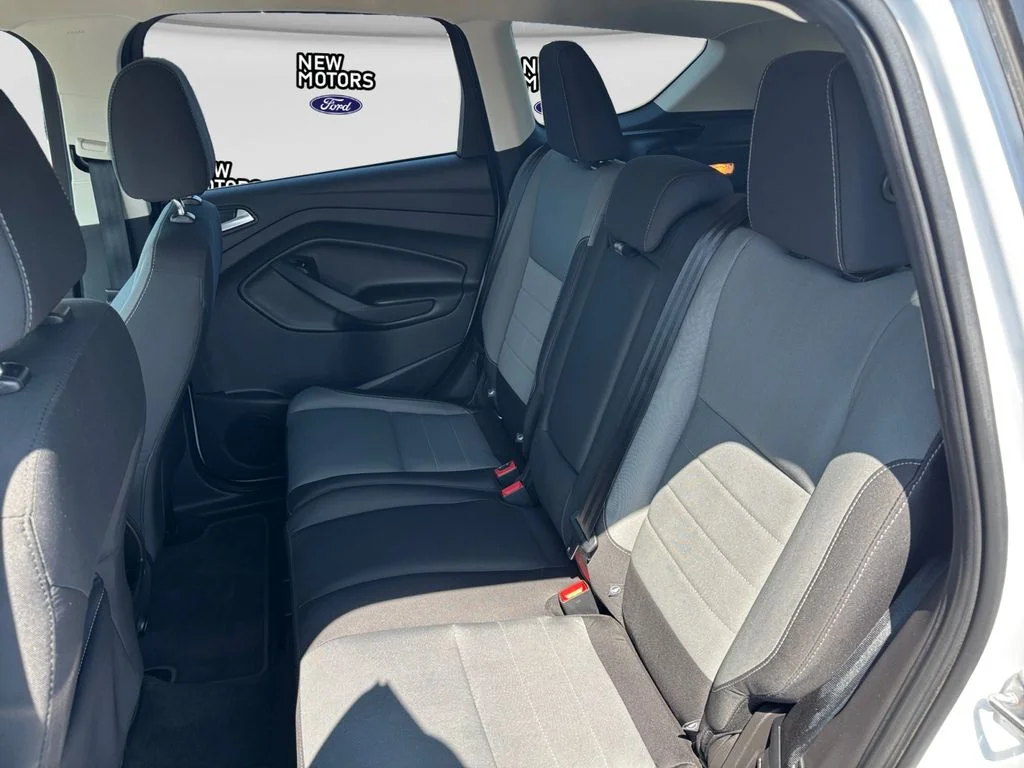 Used 2016 Oxford White Ford SE image 13