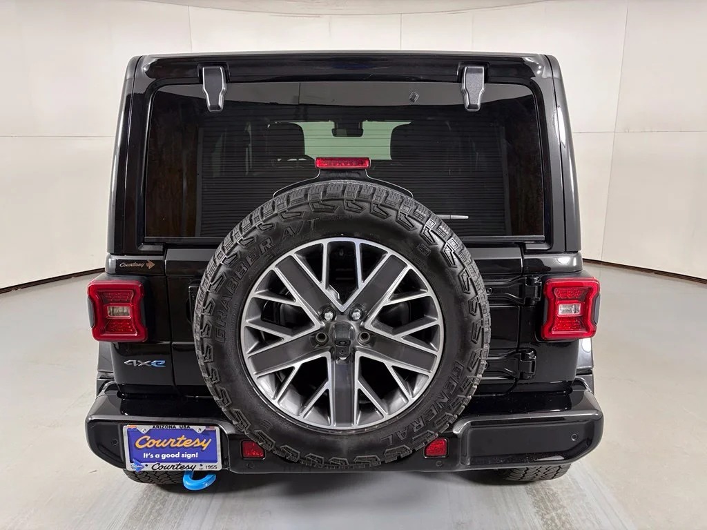 Used 2024 Black Jeep High Altitude 4xe image 7