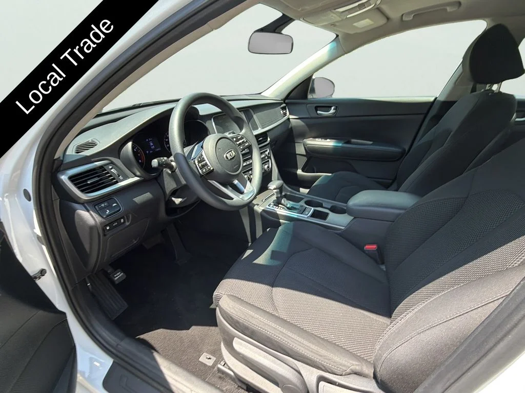 Used 2019 Snow White Pearl Kia LX image 9