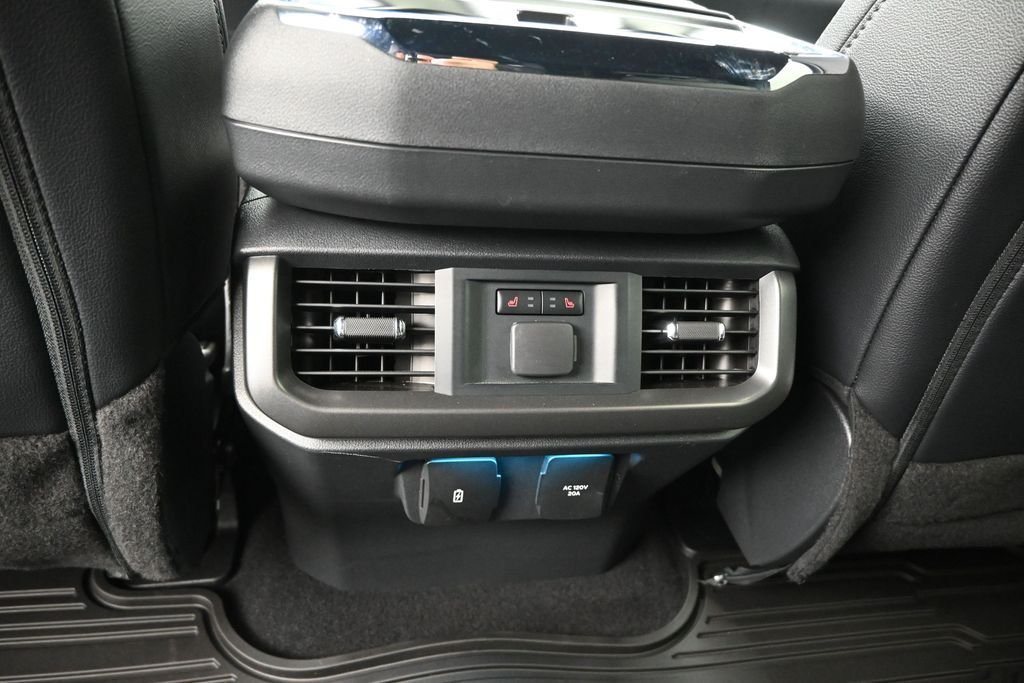 Used 2025 Red Ford Lariat image 15