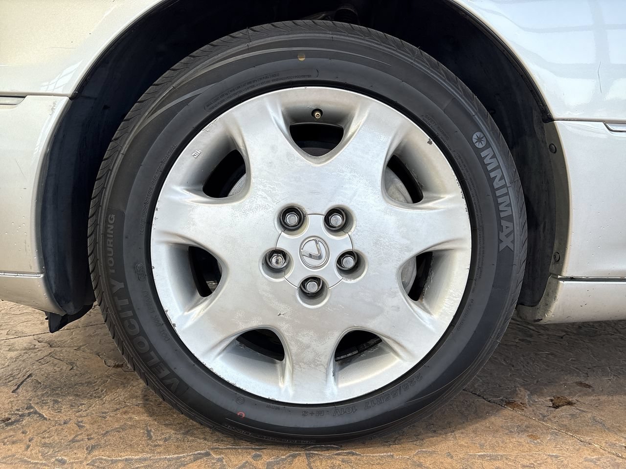 Used 2003 Silver Lexus 430 image 10