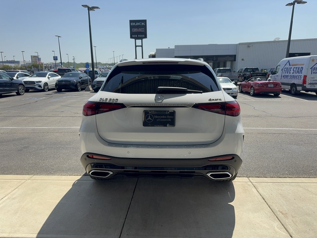 New 2026 MANUFAKTUR Moonlight White Metallic Mercedes-Benz GLC 300 4MATIC® image 3