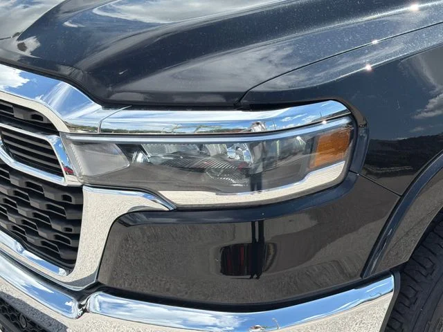 New 2026 Diamond Black Crystal Pearl-Coat Exterior Paint RAM Big Horn/Lone Star image 13