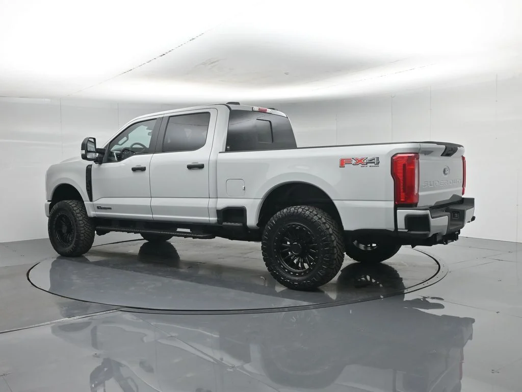 New 2026 Avalanche Ford XL image 5
