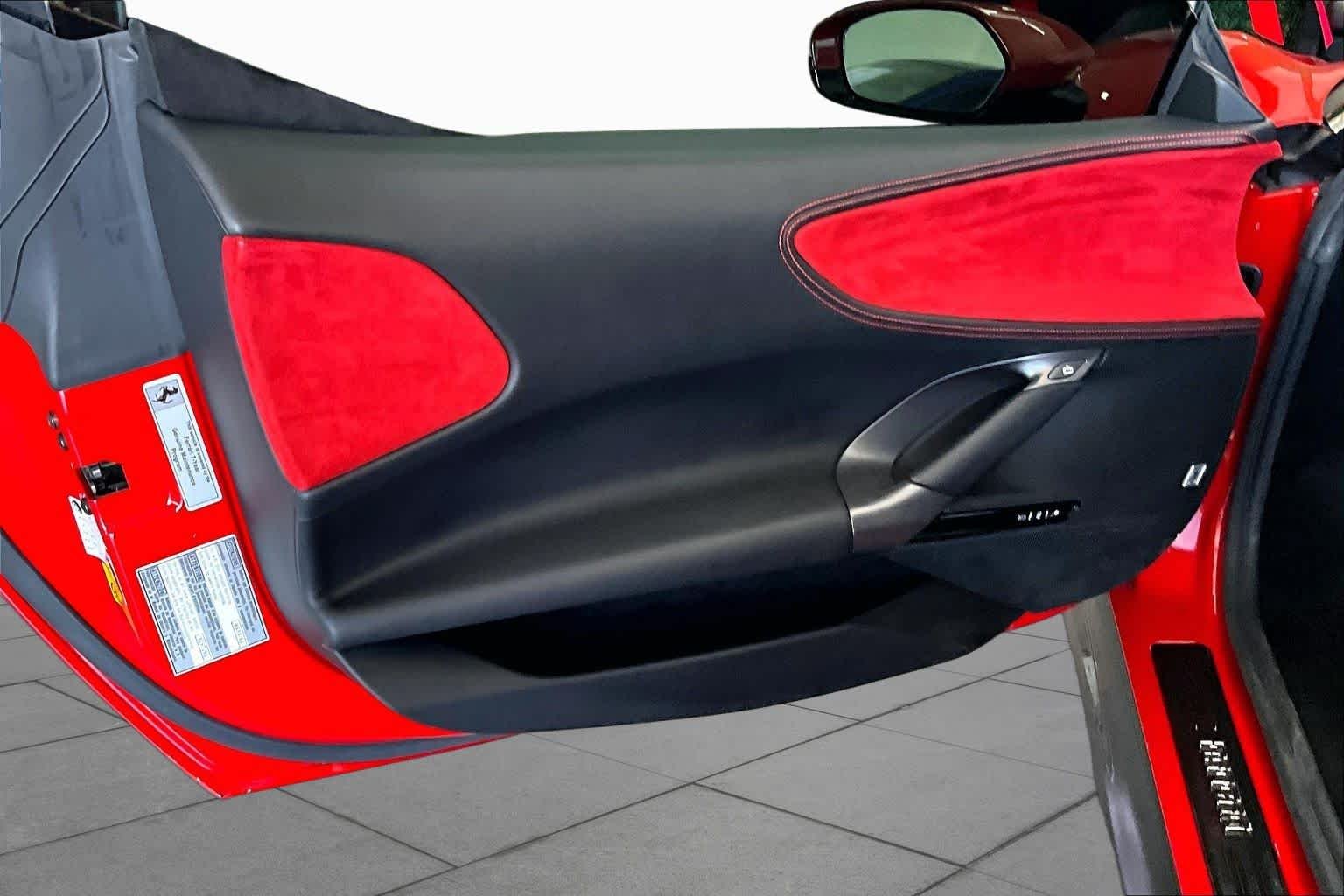 Used 2021  Ferrari  image 20