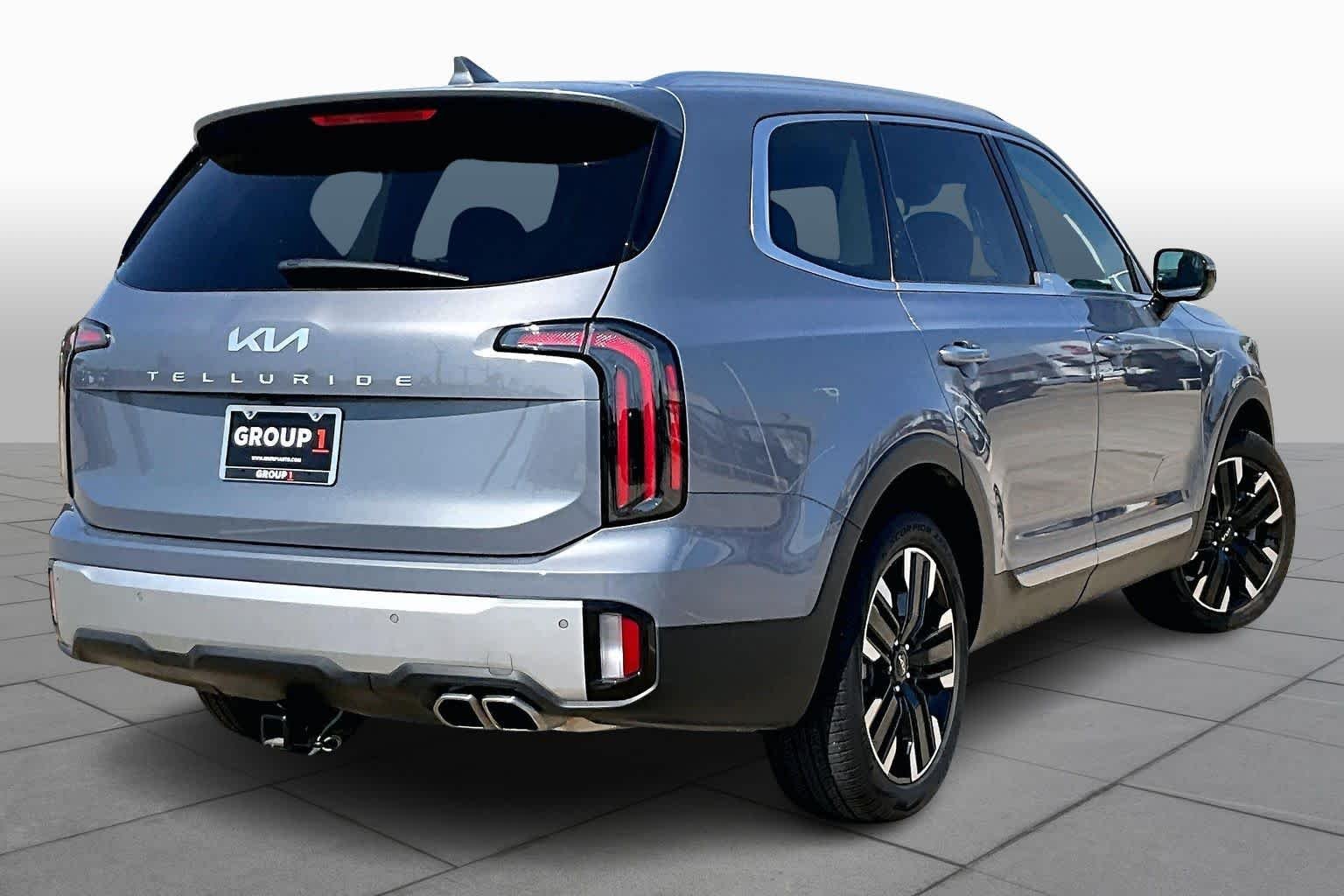 Used 2024 Everlasting Silver Kia SX image 21
