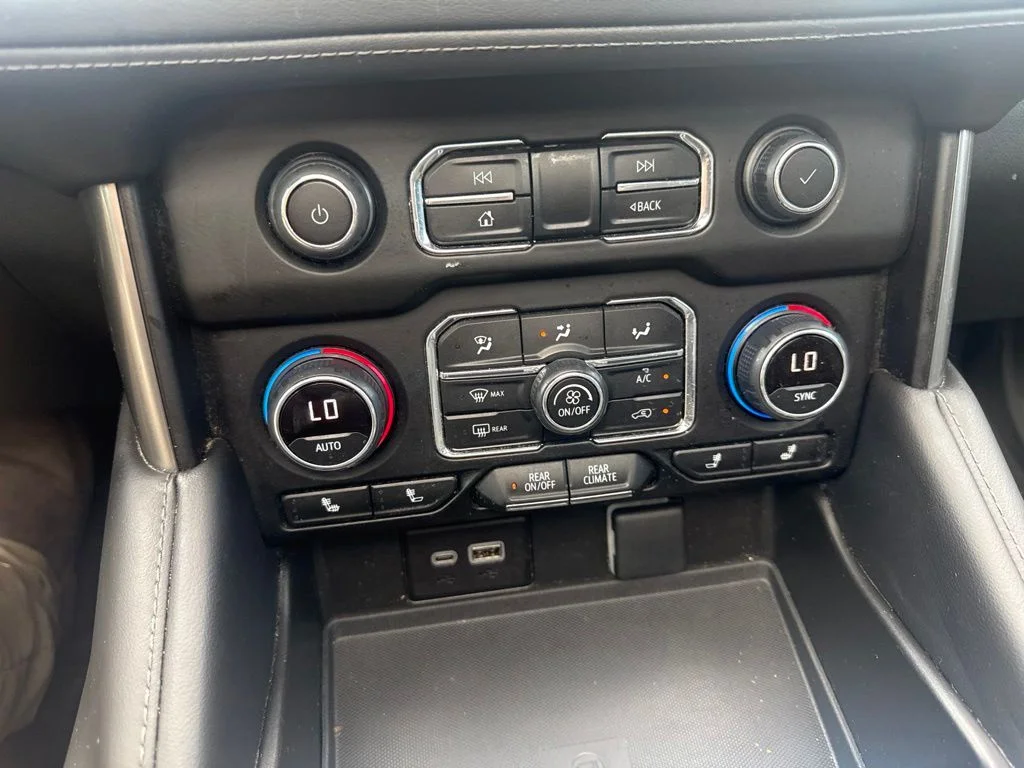 Used 2023 White Chevrolet Z71 image 20