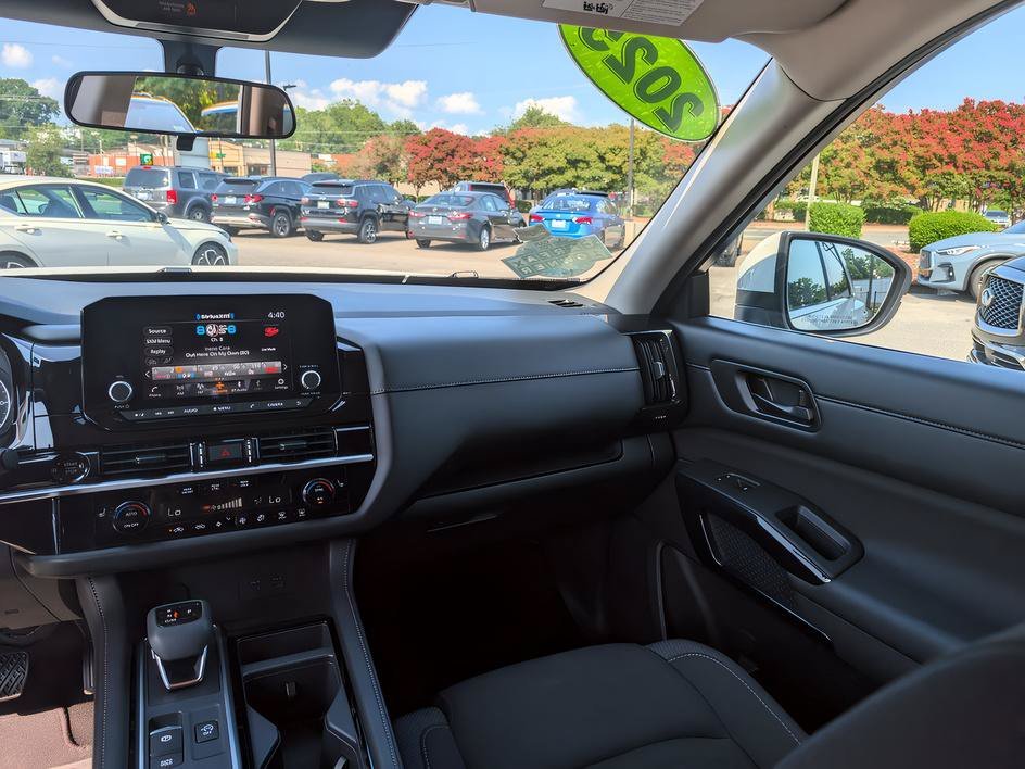 Used 2025 Glacier White Nissan SV image 12
