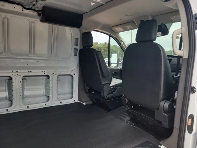 New 2026 Oxford White Ford Base image 15