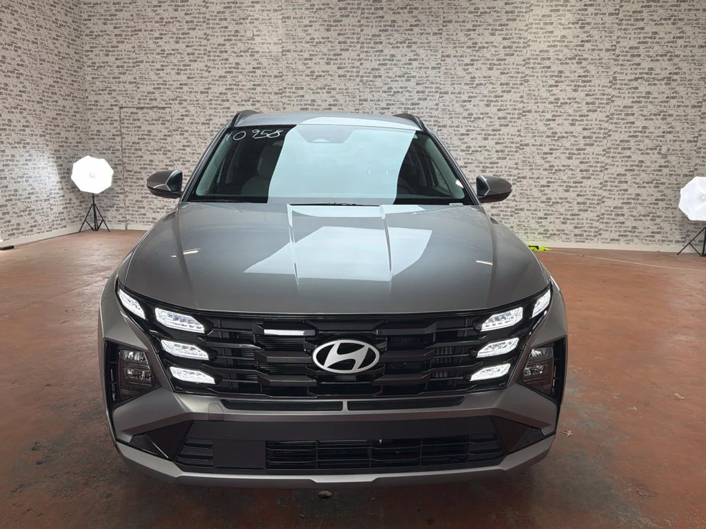 New 2026 Shimmering Silver Hyundai SEL image 2