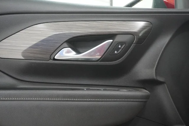 Used 2023  GMC SLE image 14