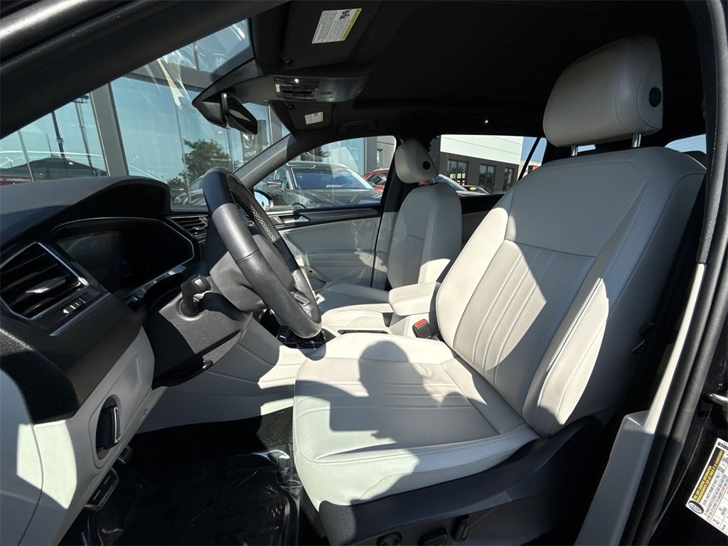 2023 VOLKSWAGEN TIGUAN - Image 10