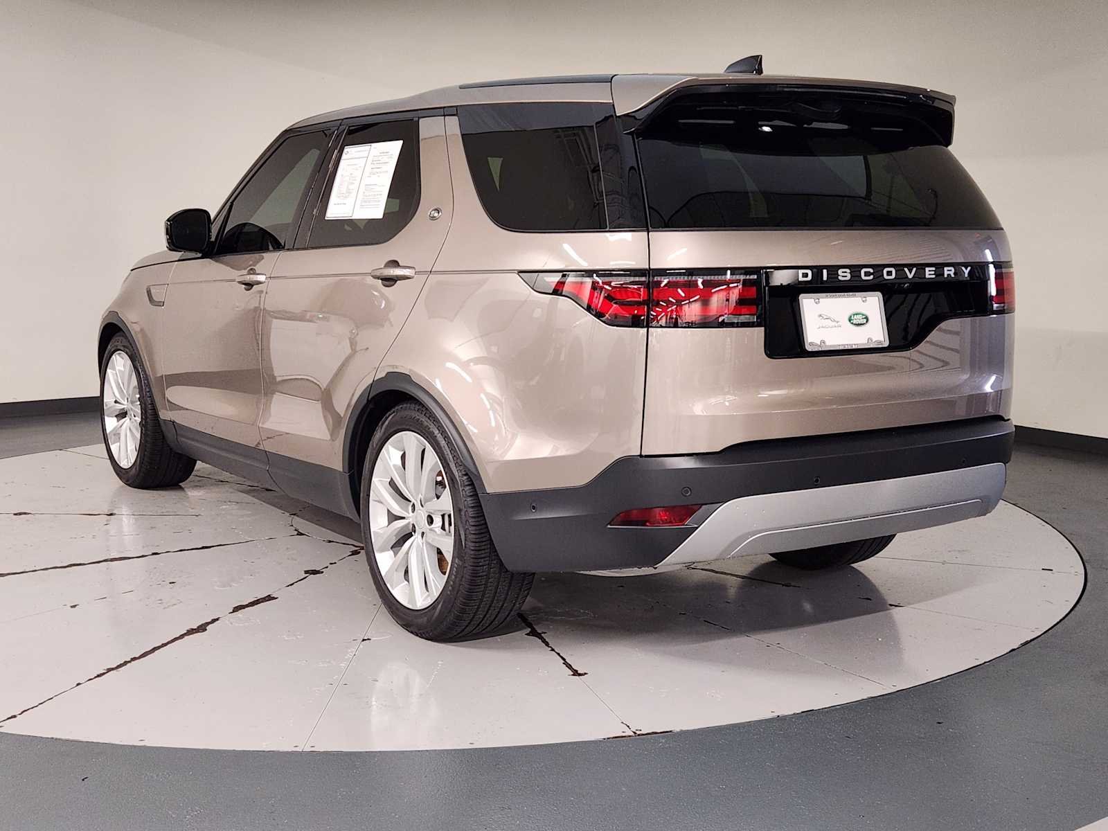Used 2026 Lantau Bronze Metallic Land Rover S - AWD image 6