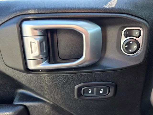 Used 2018 White Jeep Unlimited Sport S image 36