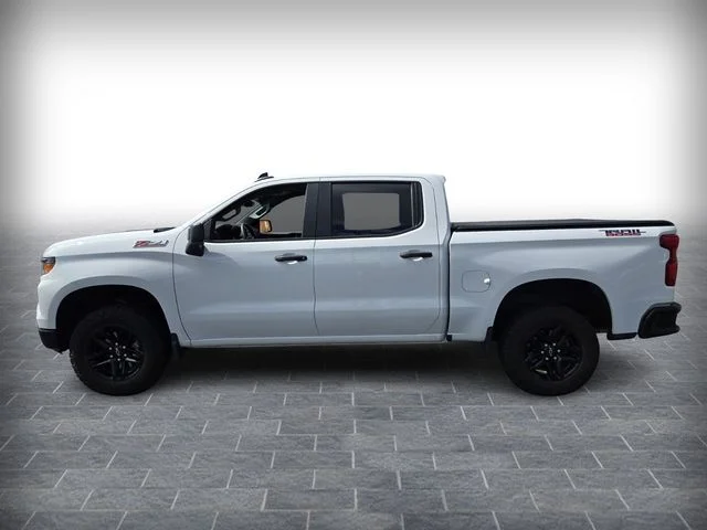 Used 2025 White Chevrolet Custom Trail Boss image 4