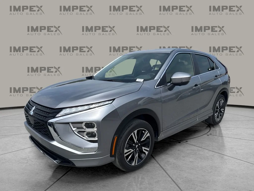 Used 2024 Gray Mitsubishi SEL image 1