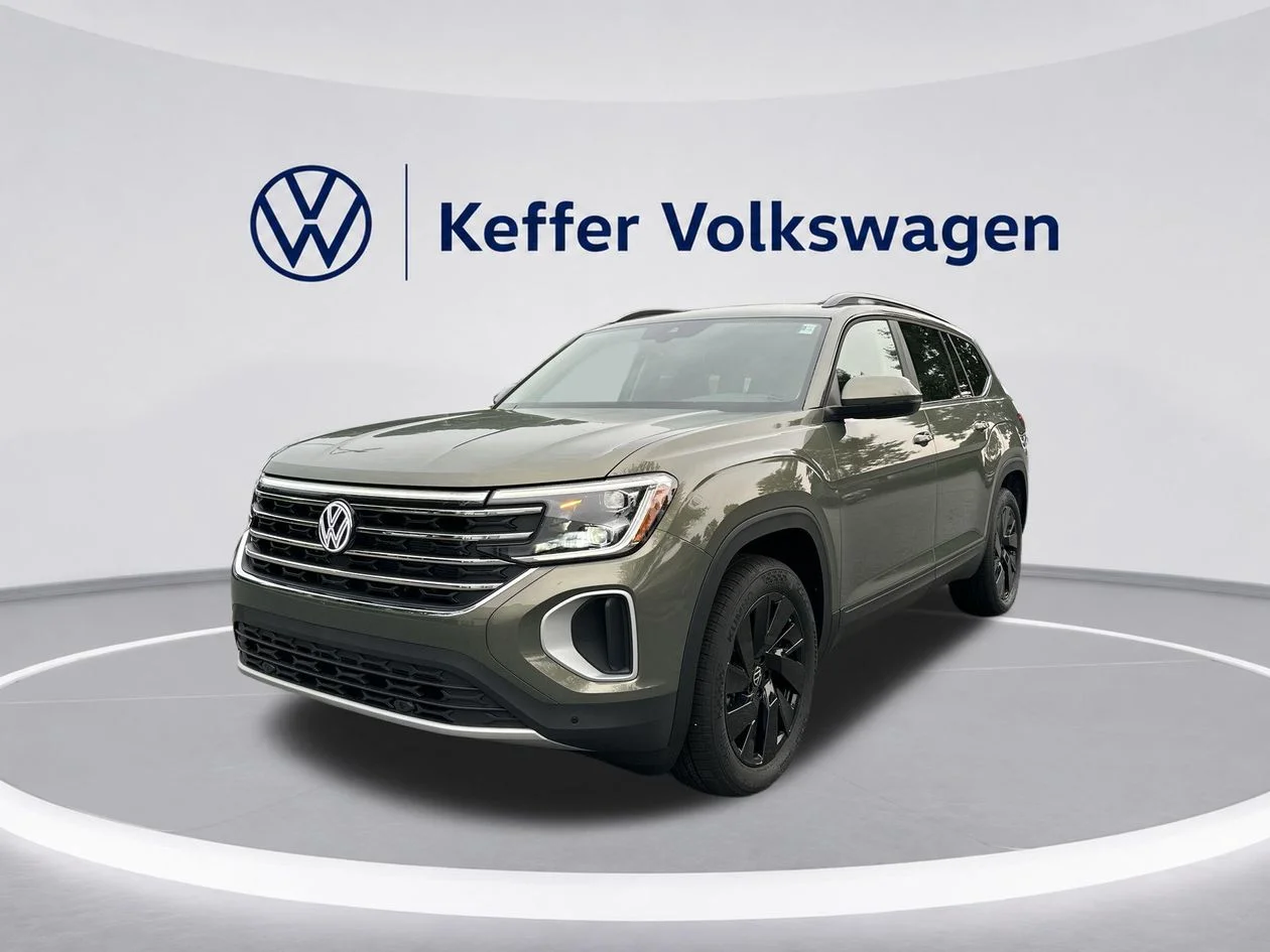 New 2026 Green Volkswagen 2.0T SE w/Technology image 1