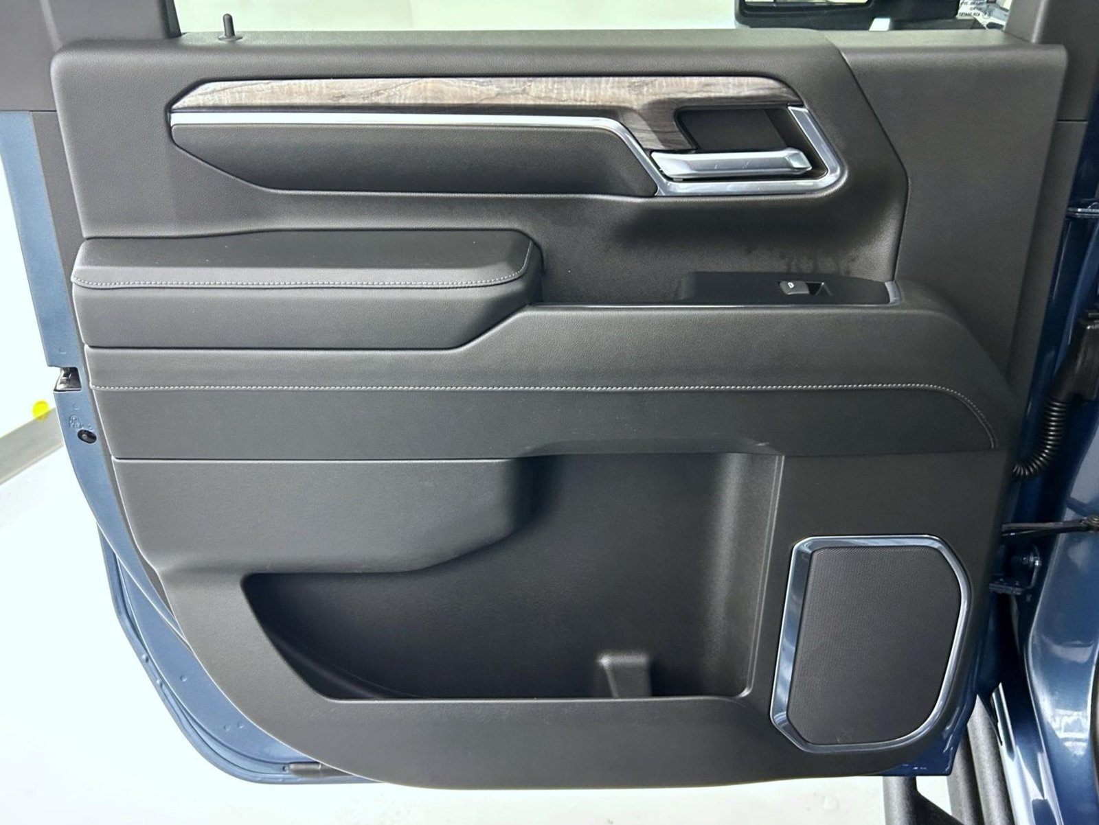 Used 2024 Blue Chevrolet LTZ image 20