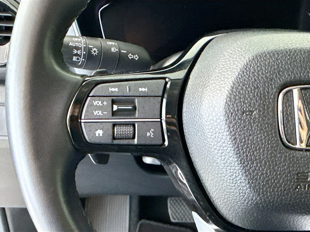 2025 Honda Pilot EX-L - Photo 11