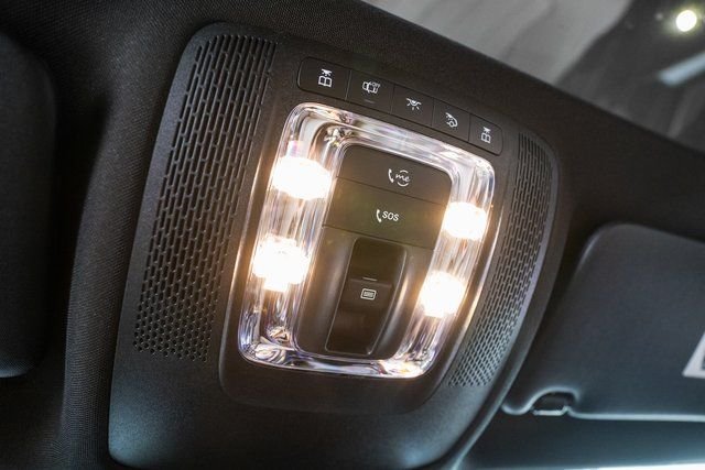 Used 2026 White Mercedes-Benz GLB 250 image 29