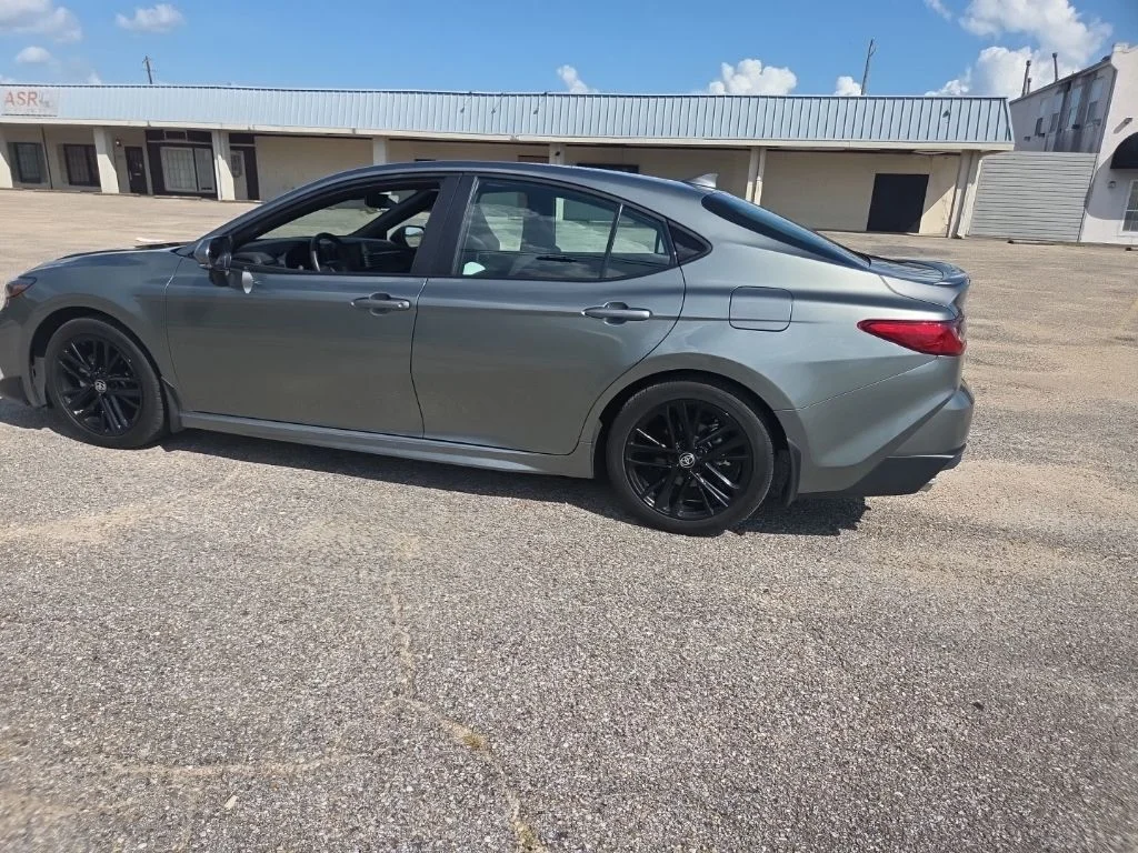 Used 2025  Toyota SE image 8