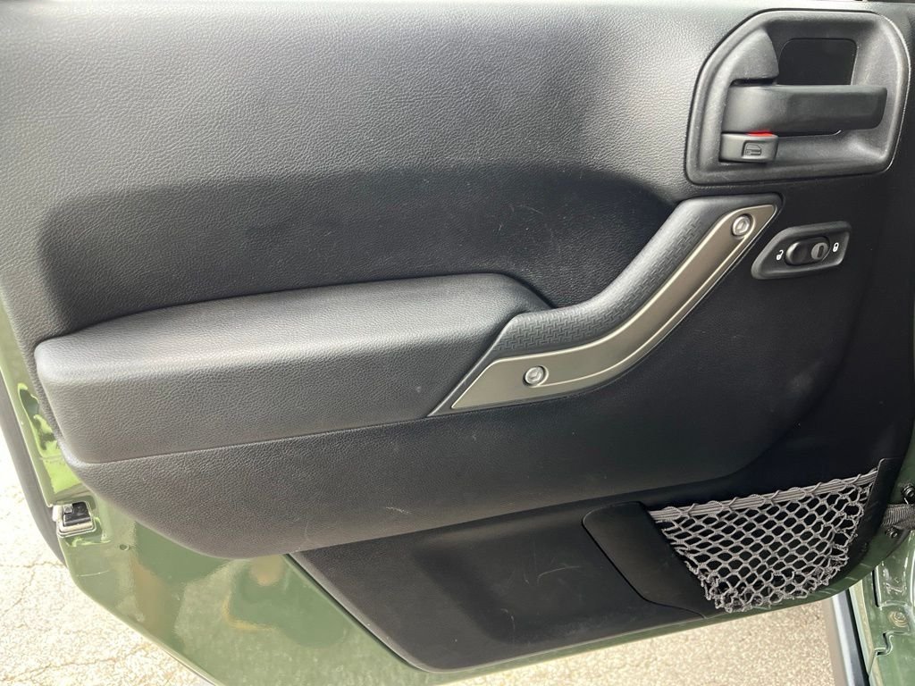 Used 2014 Black Clearcoat Jeep Unlimited Rubicon image 23