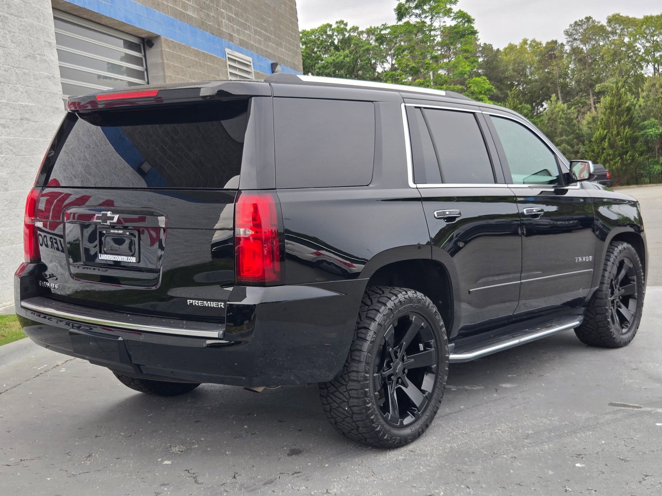 Used 2019 Black Chevrolet Premier image 7