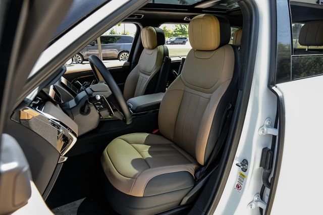 Certified Used 2025 White Land Rover Autobiography image 41