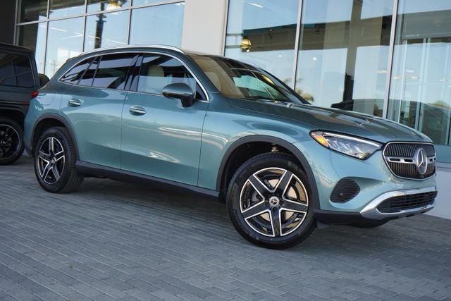 New 2026 Verde Silver Metallic Mercedes-Benz GLC 300 image 1