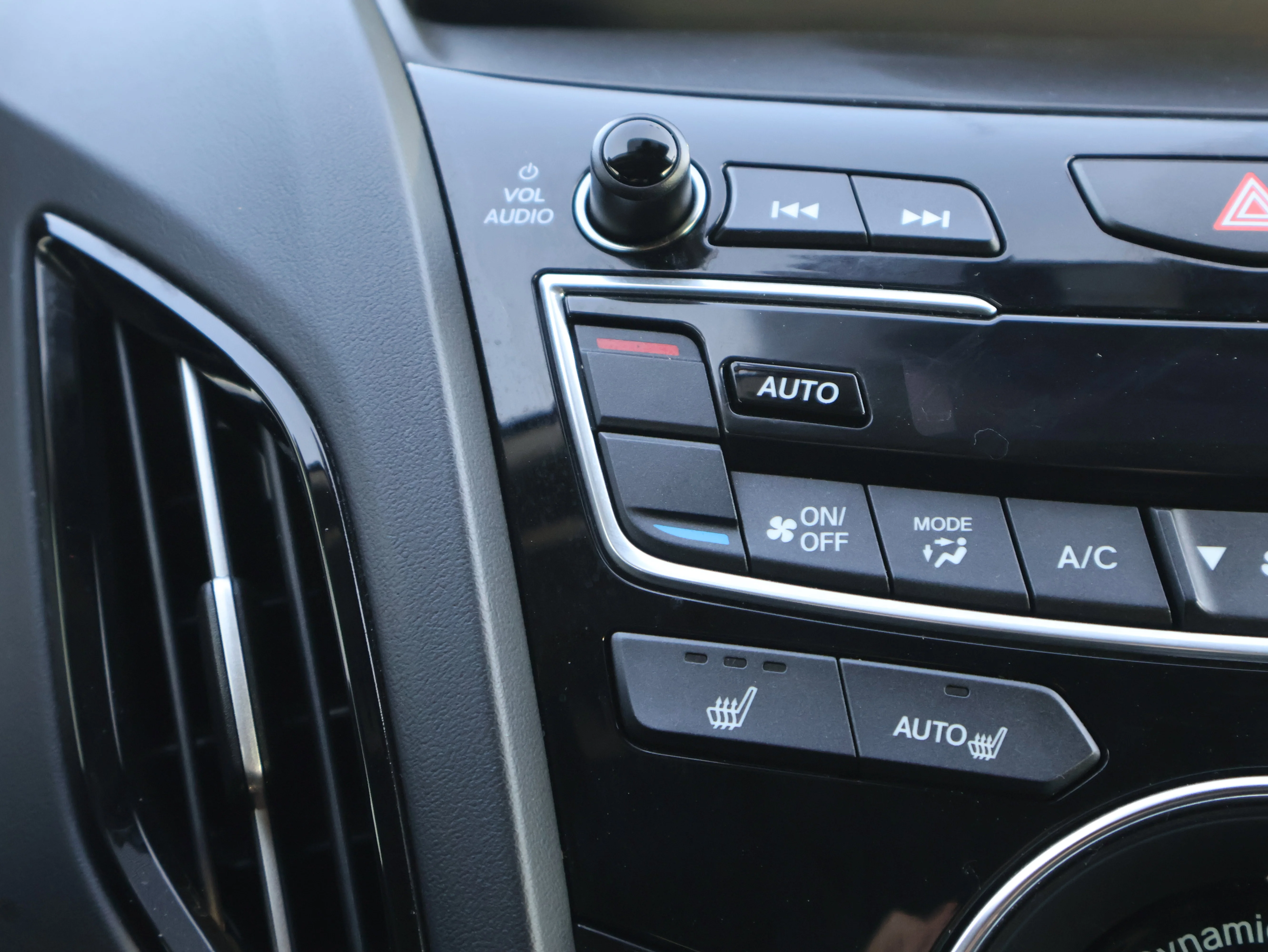 Used 2024 Liquid Carbon Metallic Acura w/Technology Package image 25