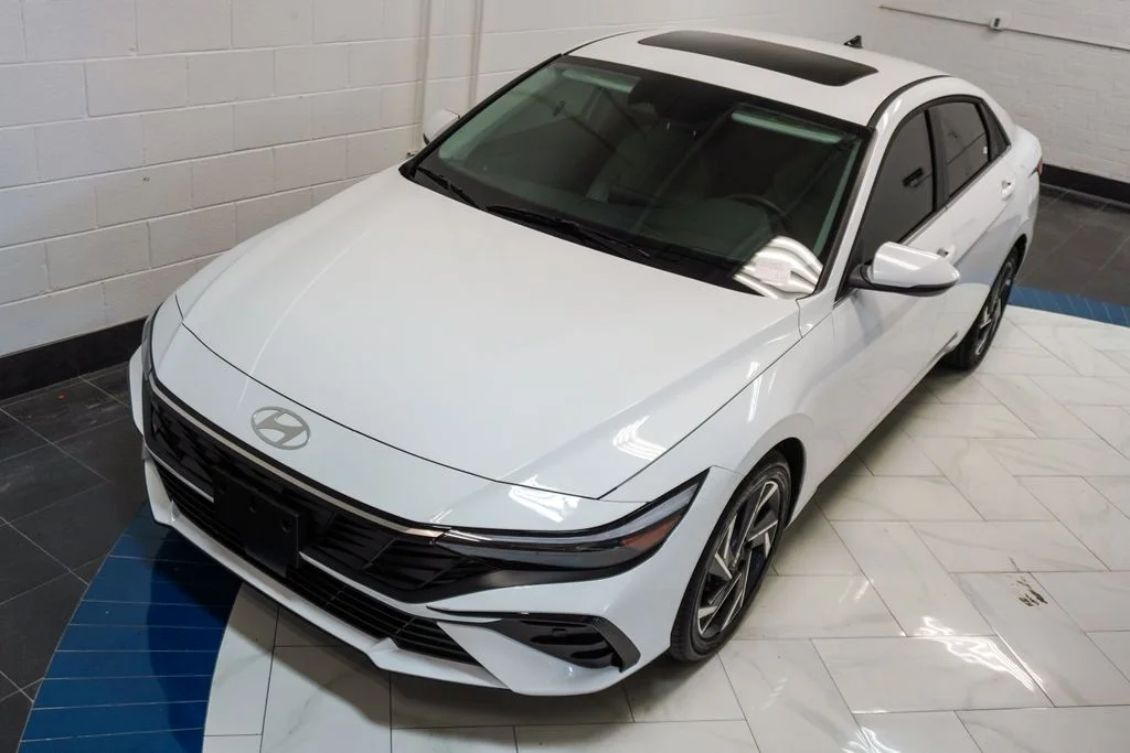 Used 2025 White Hyundai Limited image 40