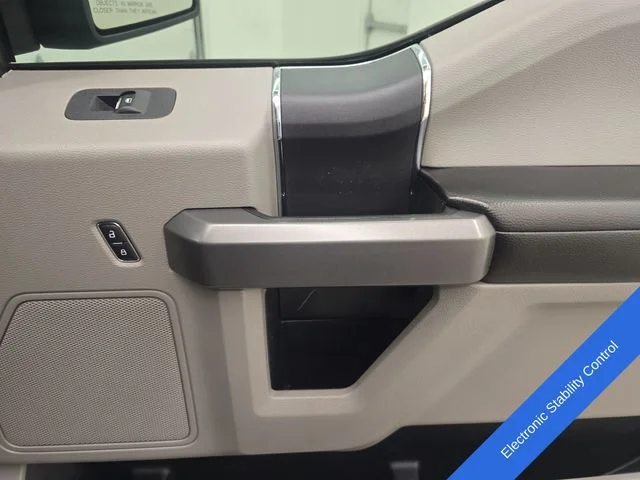 Used 2015 Oxford White Ford XLT image 12