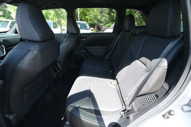 New 2026 ICE SILVER METALLIC Subaru Touring Hybrid image 9