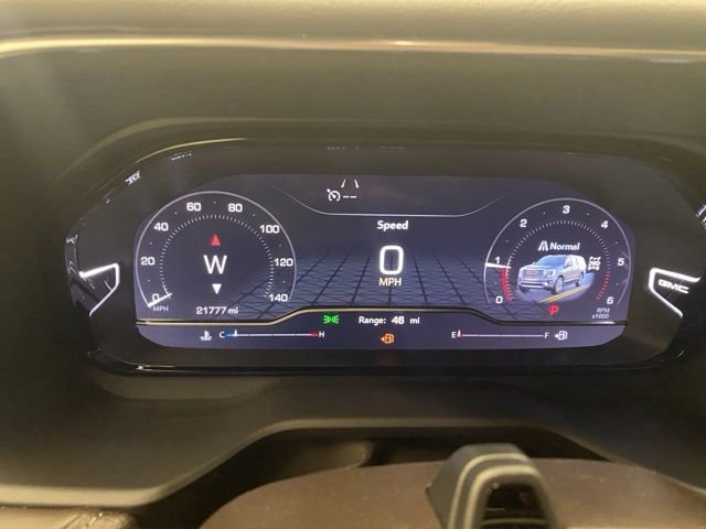 Used 2024 White GMC Denali image 30