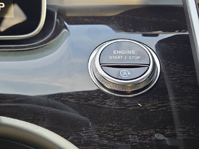 New 2026 Graphite Grey Metallic Mercedes-Benz C300 image 11