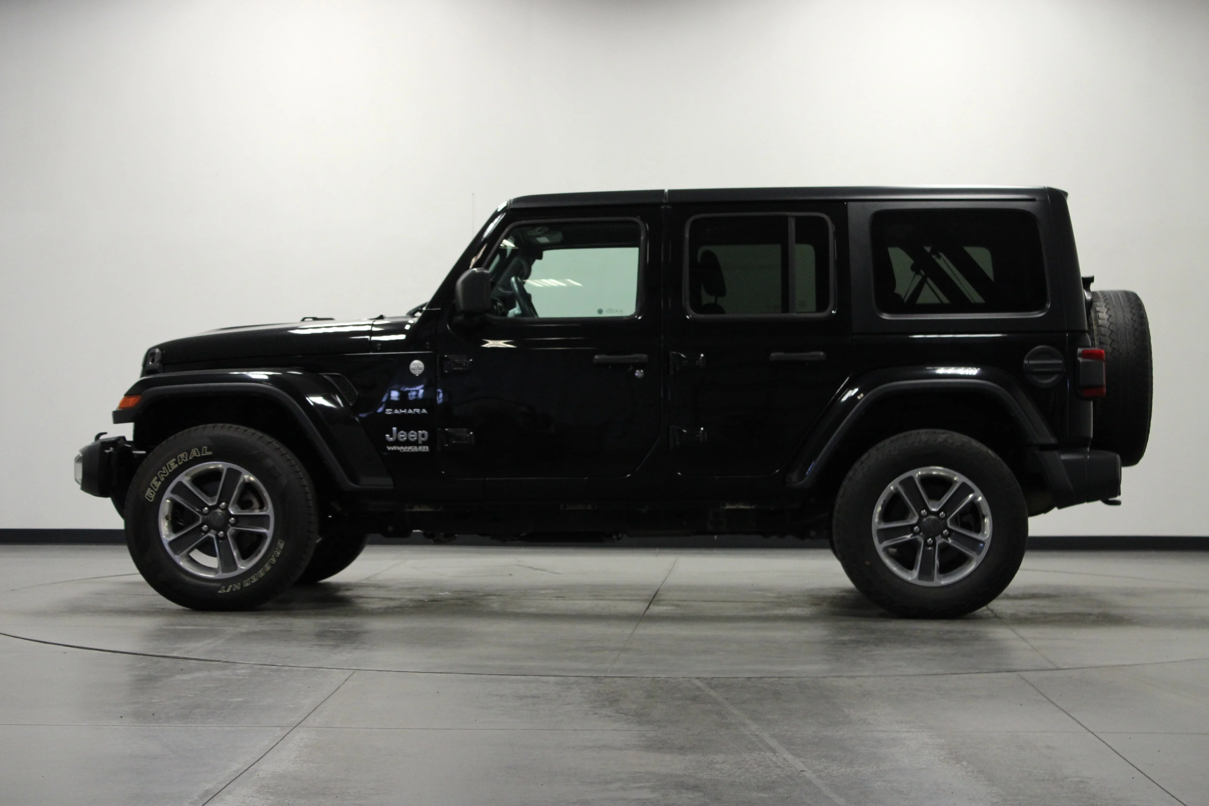 Used 2018 Black Clearcoat Jeep Sahara image 7