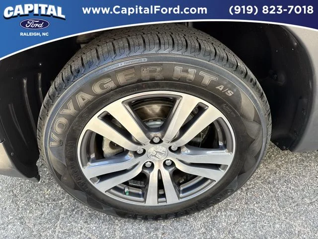 Used 2017  Honda EX-L image 13