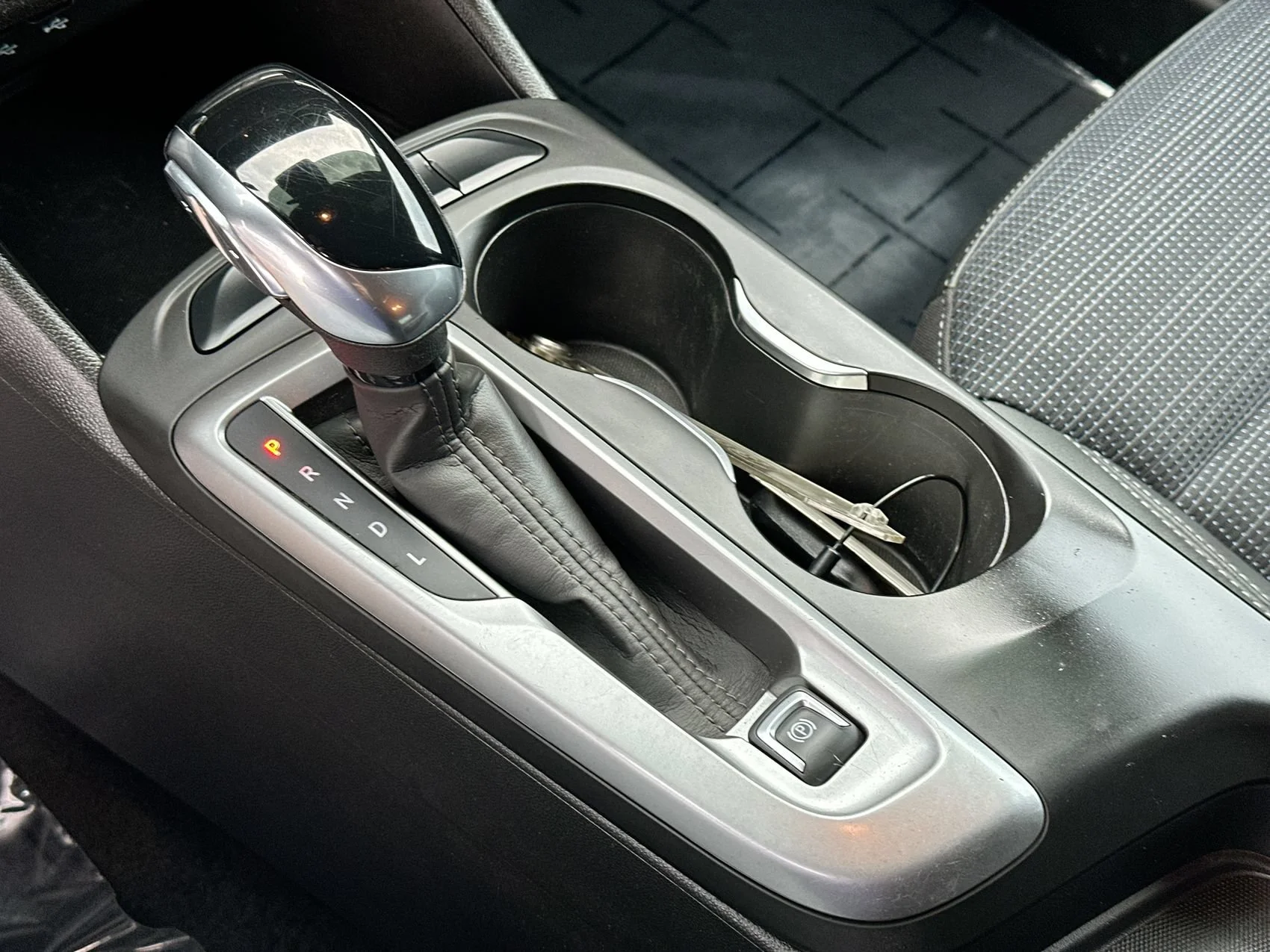 Used 2024 Ebony Twilight Metallic Buick Preferred image 19