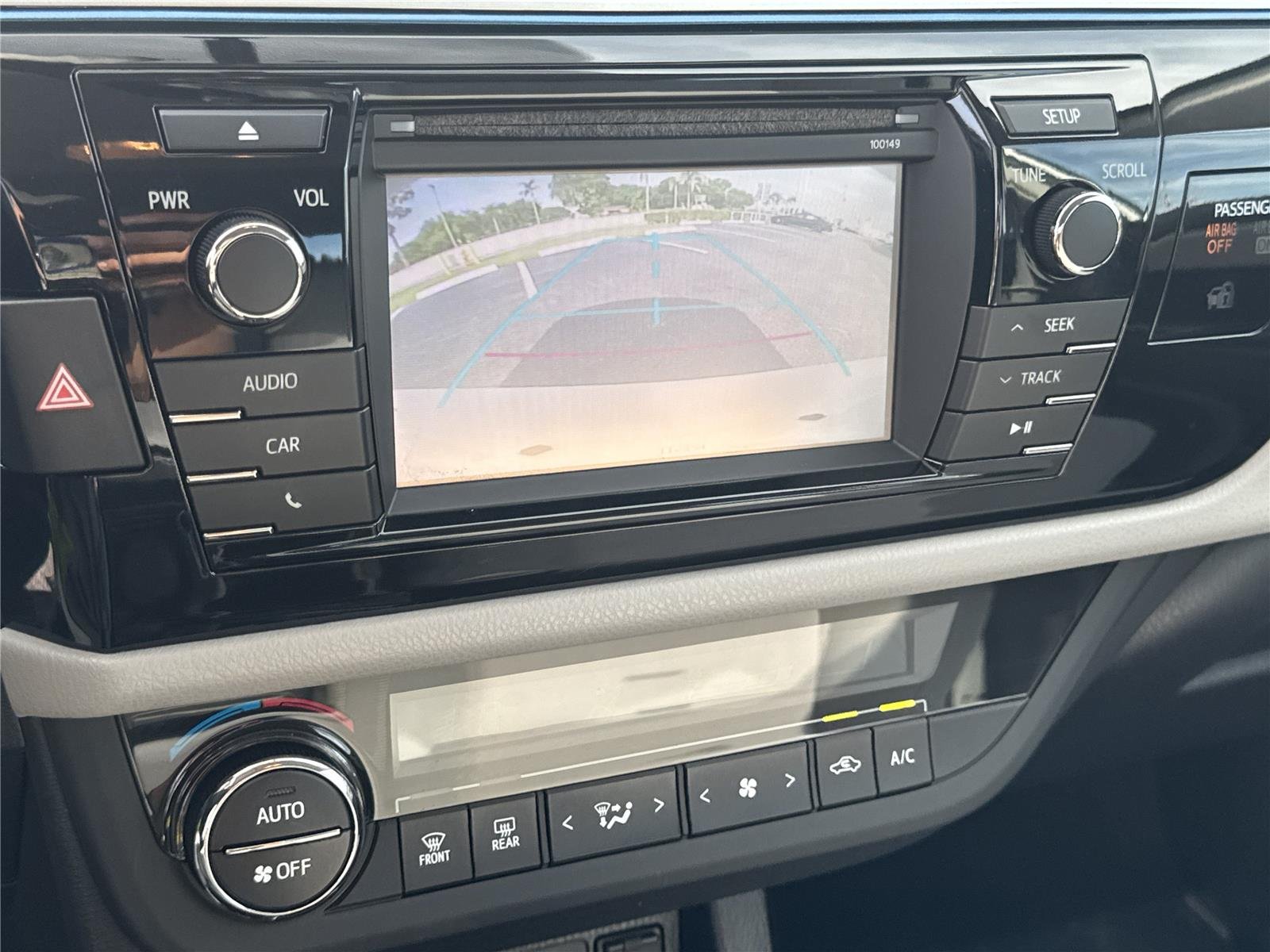 Used 2014 Super White Toyota LE image 14