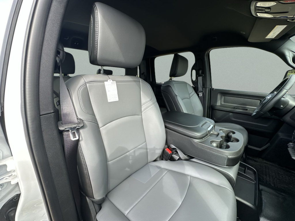 New 2026 Bright White Clearcoat RAM Tradesman image 39