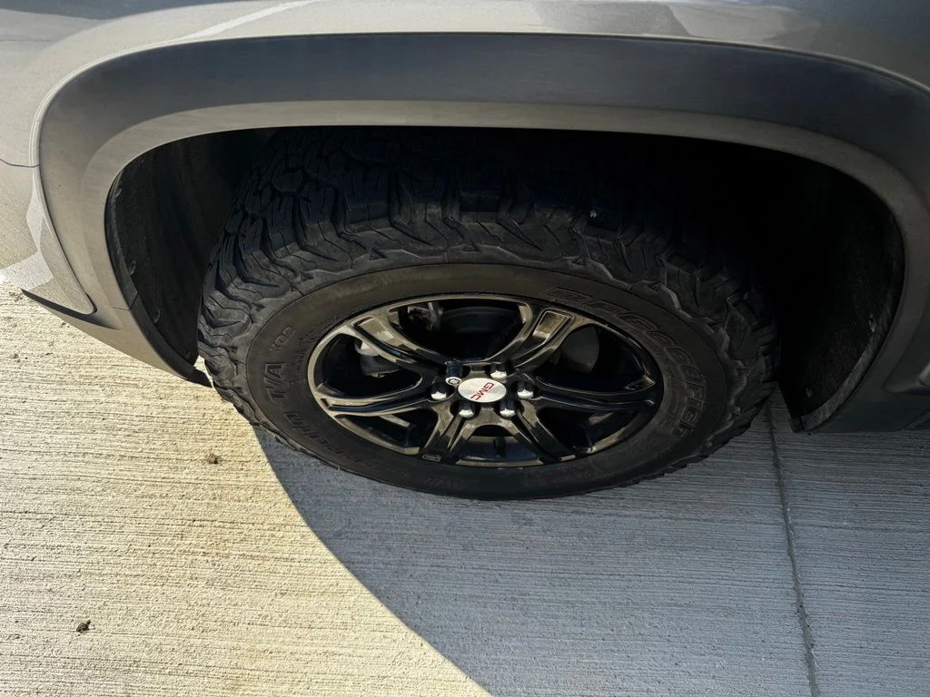 Used 2022 Gray GMC AT4 image 7